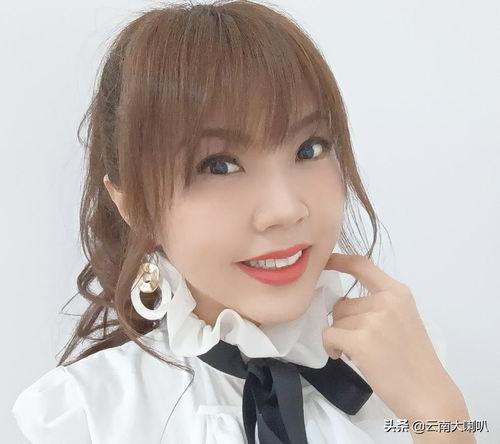 娱乐吃瓜壁纸图片可爱女